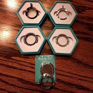 Assorted Medium Twist Lockets